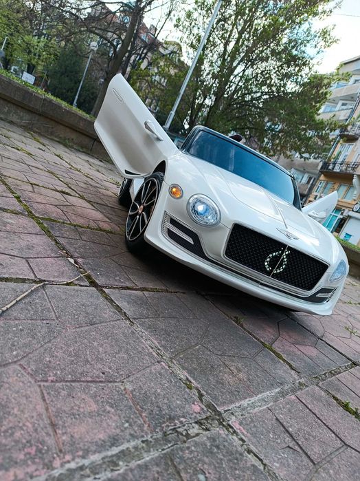 Продавам много запазена Детска Акумулаторна Кола Bentley
