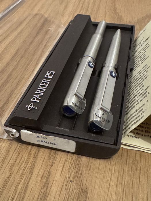 Stilouri Parker 25 vintage cu eticheta anii 70