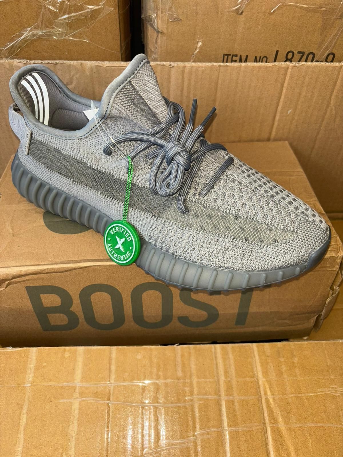 Adidas yeezy boost 350 v2.,.