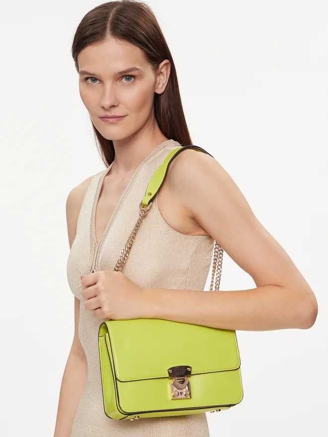 дамска чанта GUESS