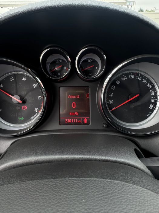 OpelAstra J 2012