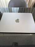 Macbook air 13 cu procesor M2