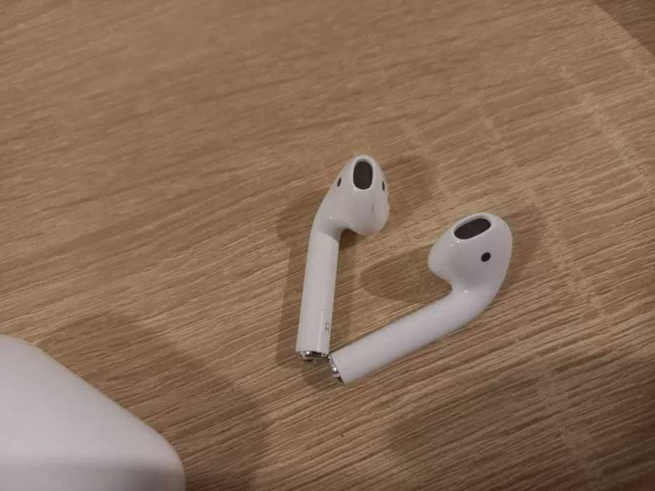 Casti Wireless Apple AirPods 2 Generation A2032 Originale