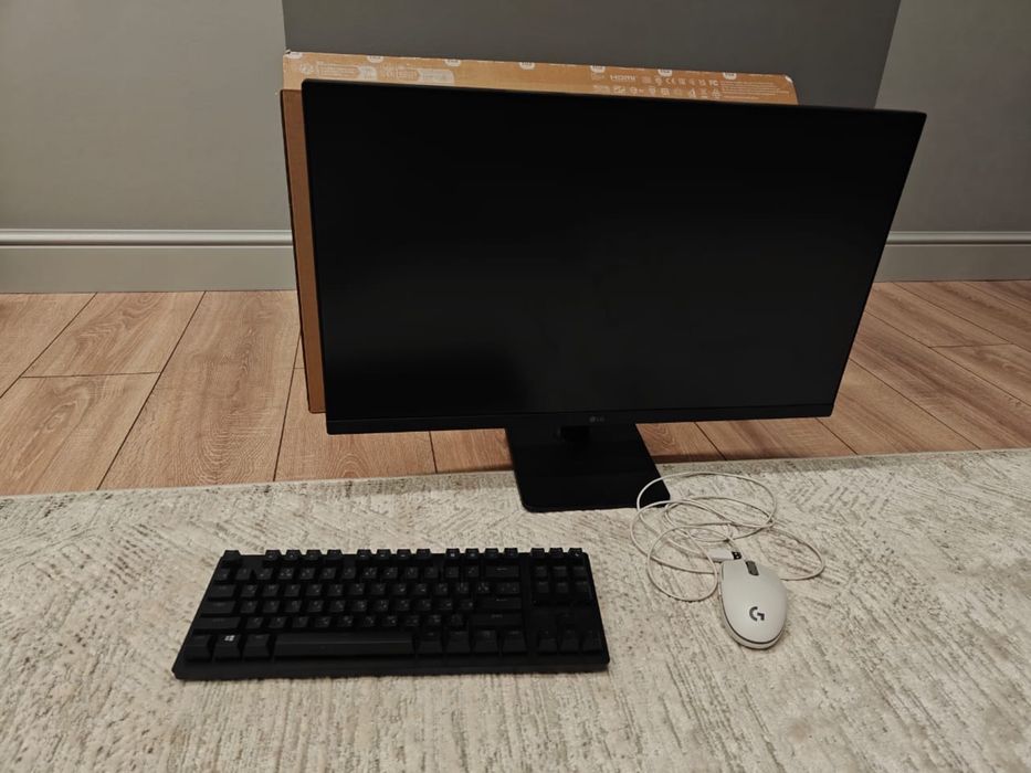 Продам игровой комплект Монитор, клавиатура, мышка