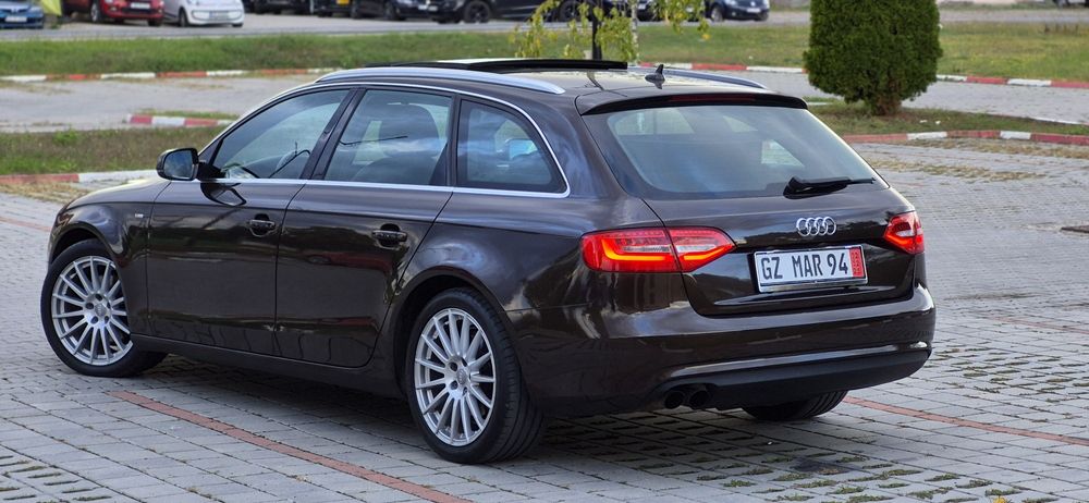 Audi a4 2.0 tdi s line moka brown