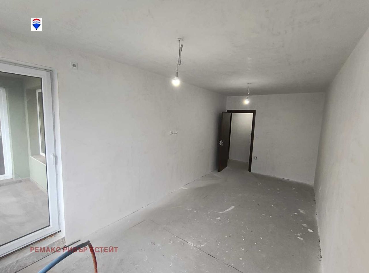 Продава се Тристаен апартамент в Русе, Център - 120 кв.м за 1541 €/кв.м - Снимка #7