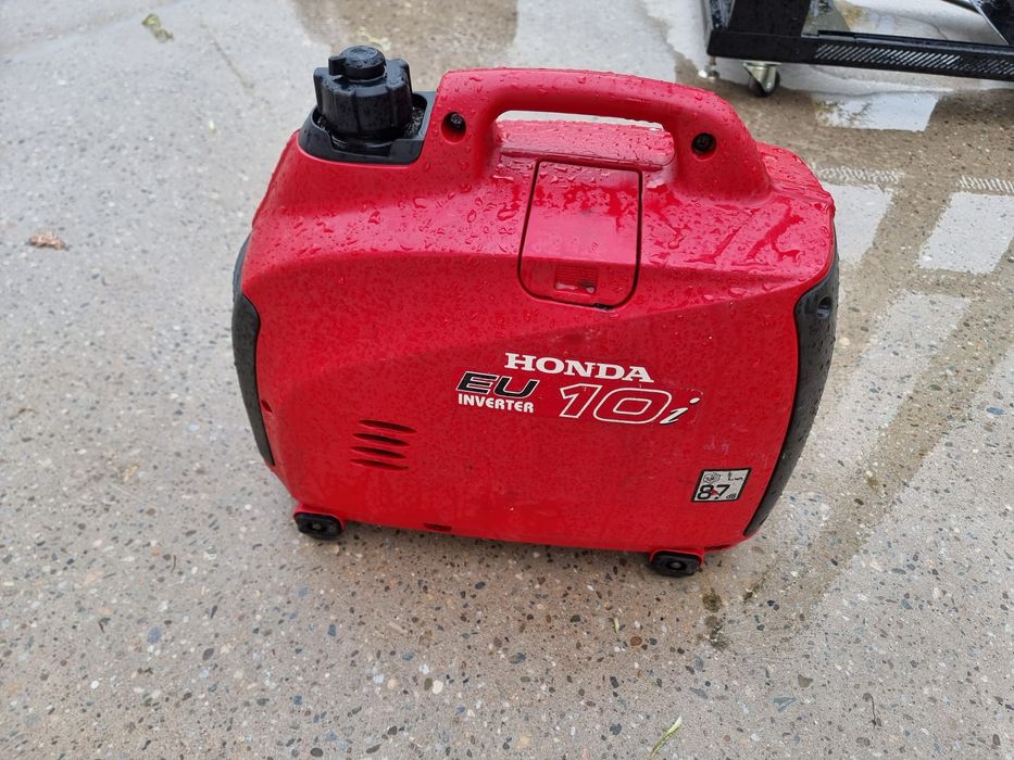Generator honda 1100w, 220v si 12v, motor 4 timpi