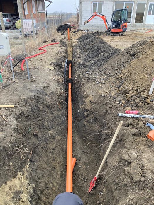 Inchiriem miniexcavator 2.7t sapaturi santuri fundatii beci apa gaz