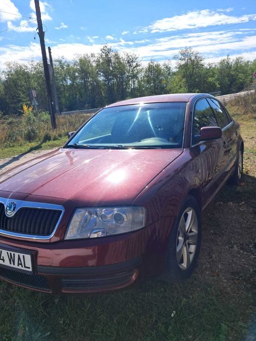 Vând Skoda Superb
