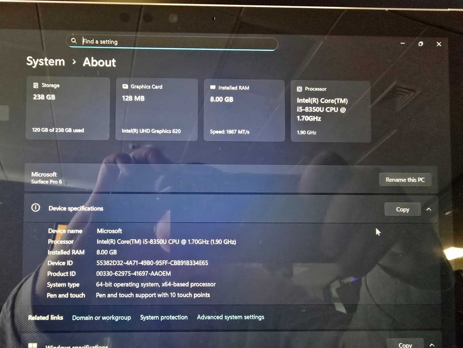 Microsoft Surface Pro 6 / i5 8th /8GB Ram / 256 SSD