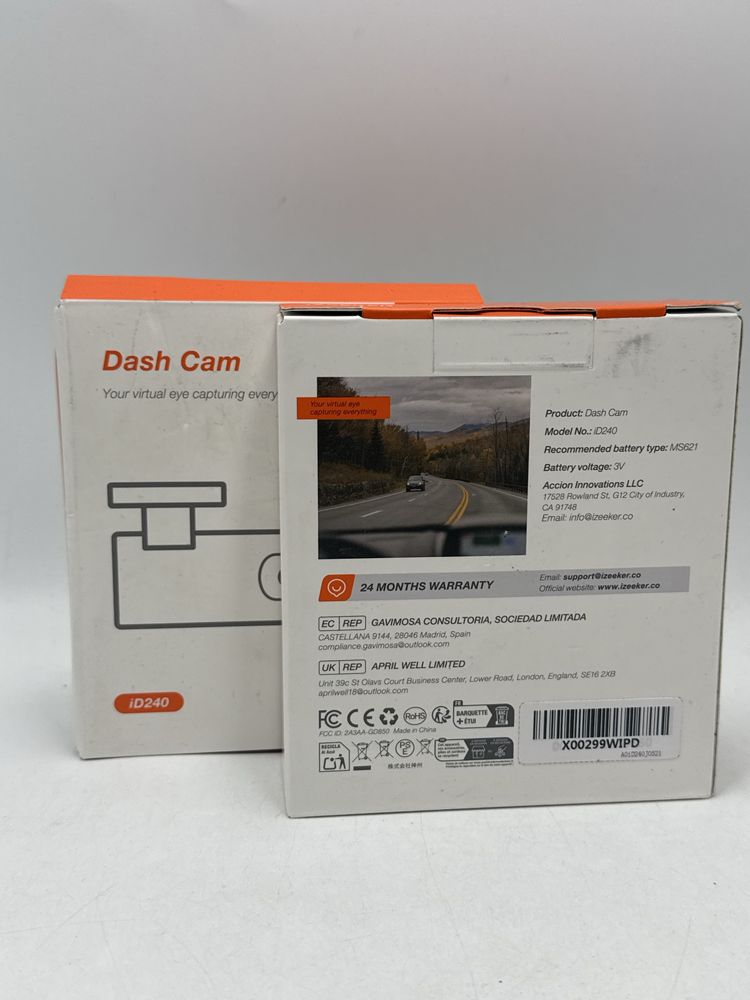 Camera Auto Izeeker ID 240 Pachet complet Cu Card Si Stick Memorie C3