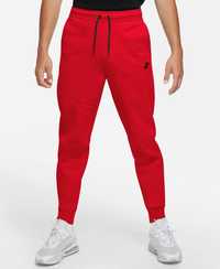 Pantaloni Nike Tech