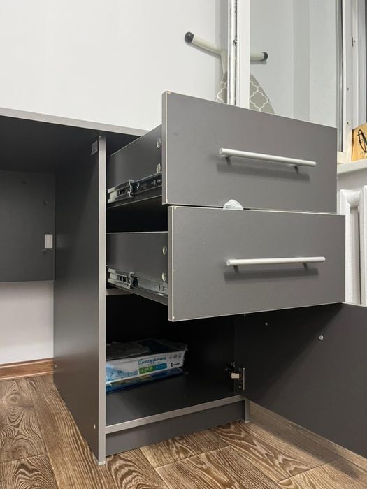 Рабочий стол в сером цвете