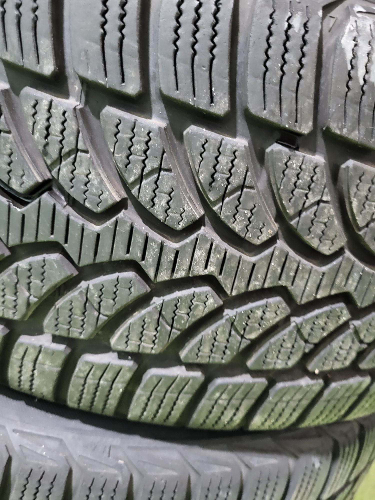 4 бр зимни 225/50/17 Bridgestone