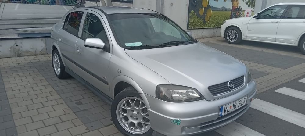 Opel Astra,motor 1600 benzina,an 2004
