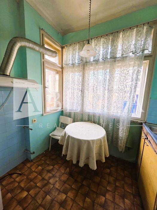 3-стаен в София-Център площ 72 цена 235000