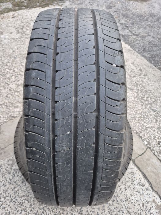 2бр. 215/65/15C гуми бус Goodyear Efficient Grip бусови гуми цетки