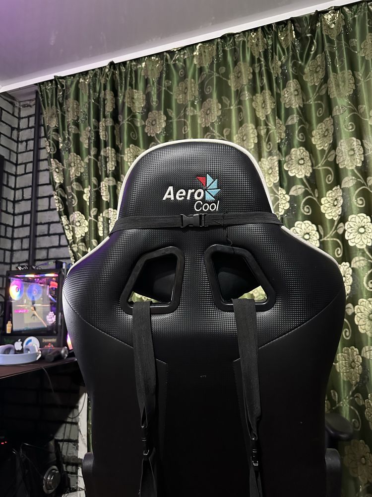 Игровое кресло , стул aerocool