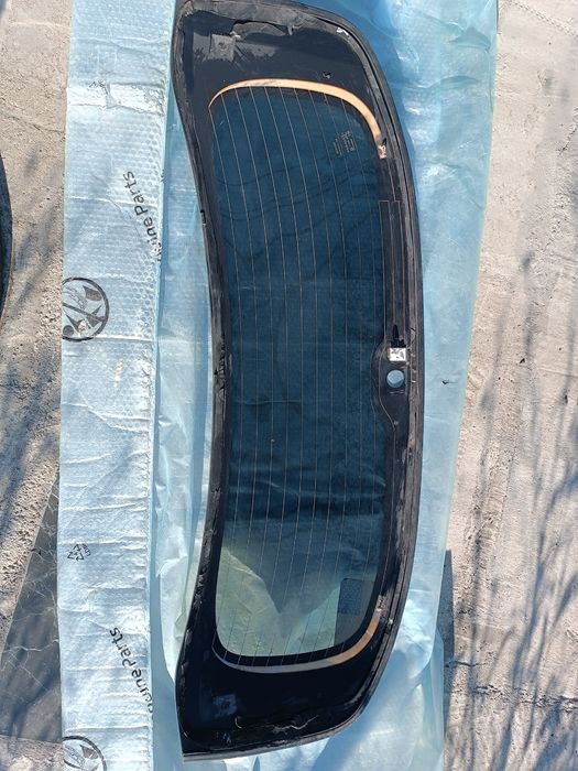 Продам заднее стекло, фара