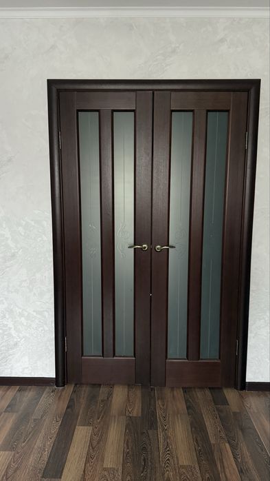Продам двери б/у хорошешо качества