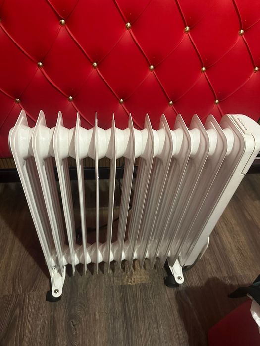 Calorifer nou nout  nefolosit are si ambalajul cutia contactatima