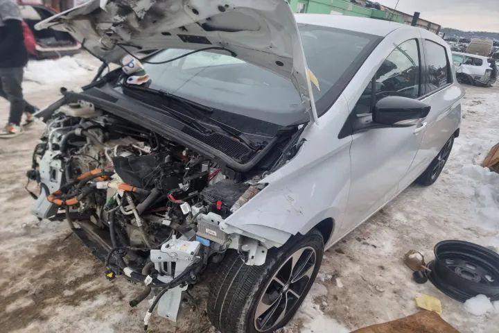 usa portiera aripa stanga dreapta spate broasca macara geam ansamblu stergatoare timonerie ceasuri plansa bord  Renault Zoe, an 2019, motor electric cod 5AQ607, putere 44.5 KWh, cutie de viteze automata, cod RA0001