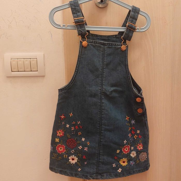 Rochie sarafan din denim, F&F Anglia, 4-5 ani