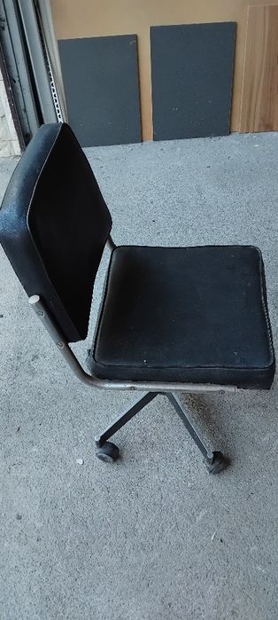 Стол въртящ се кожен