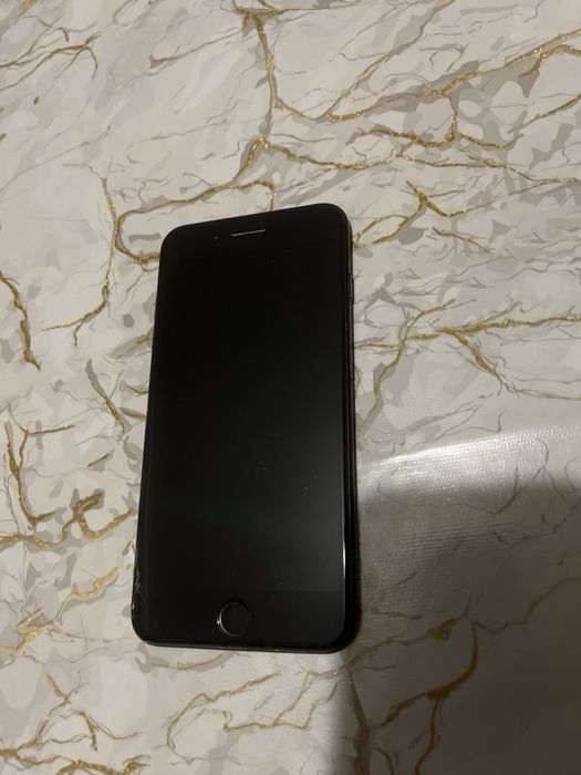 iPhone 7 plus в хорошем состоянии