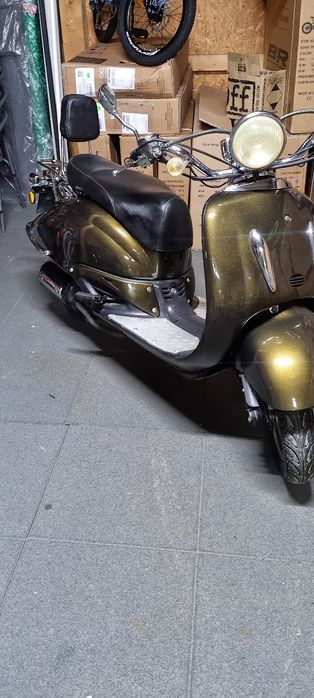 Scuter pe  Benzina clasic!!