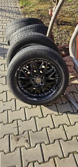 Vând jante VW / Audi pe 18, echipate cu cauciucuri M+S 235/50/18