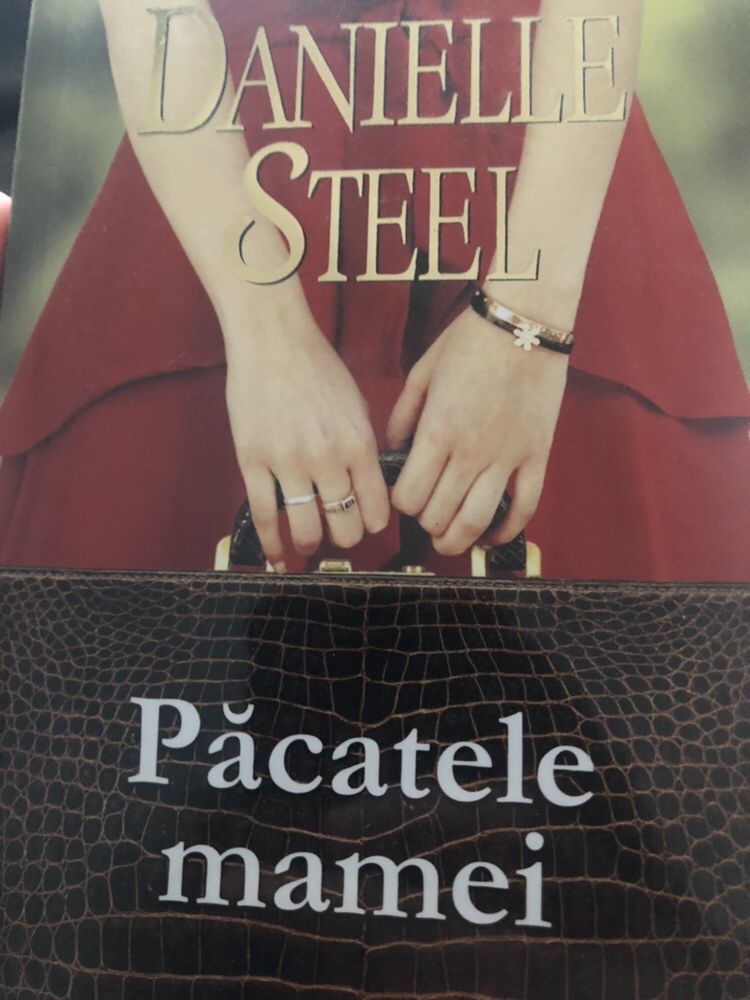 Cartea Pacatele mamei Danielle Steel