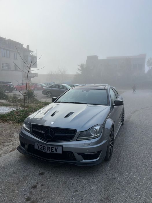 Mercedes Benz c63 AMG