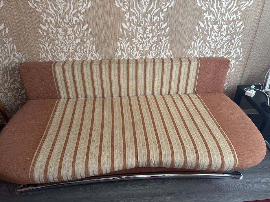 Продам диван тахта, в отличном состоянии. Писать звонить строго ватсап