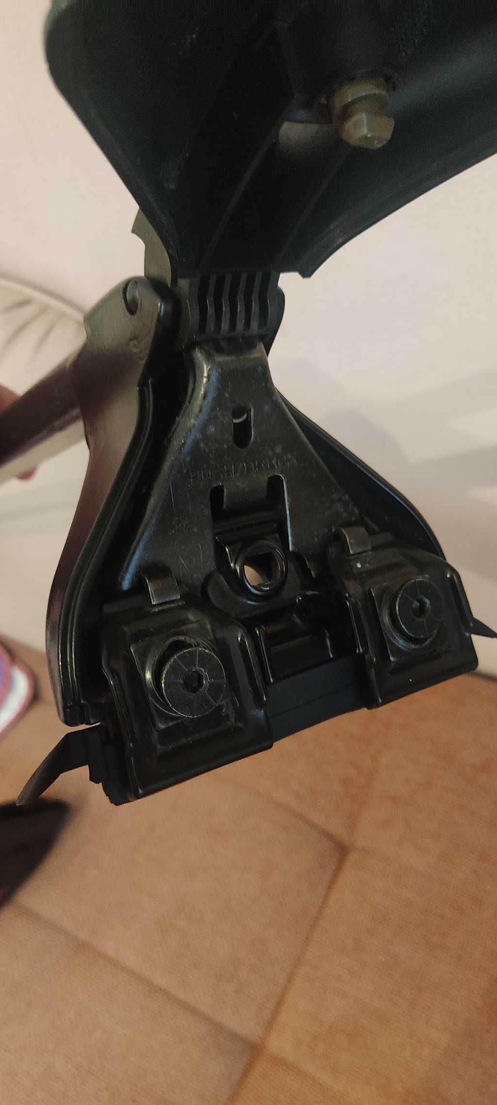 Оригинален багажник Thule за Opel ASTRA G/F и Mitsubishi KARISMA