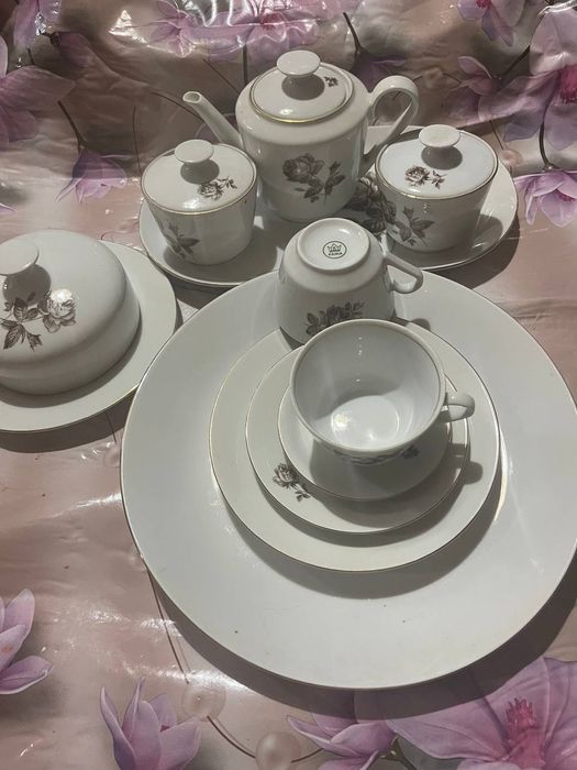 Сервиз чёрная роза.