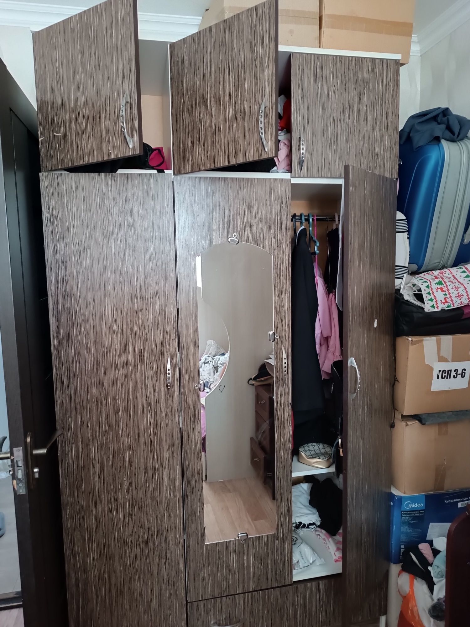 Продам шкафы тумбы двери б/у