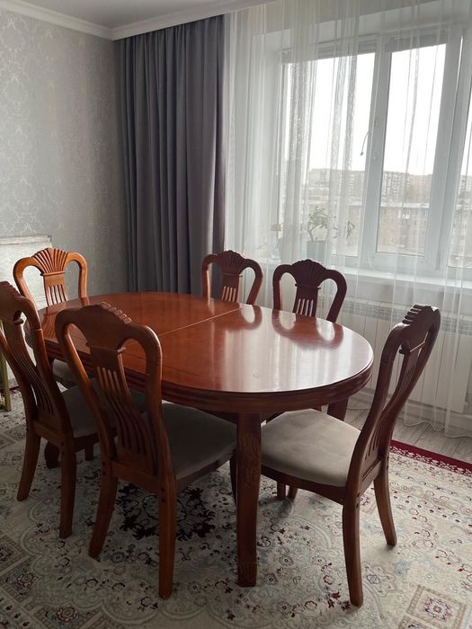 Продам раздвижной стол+8 стульев