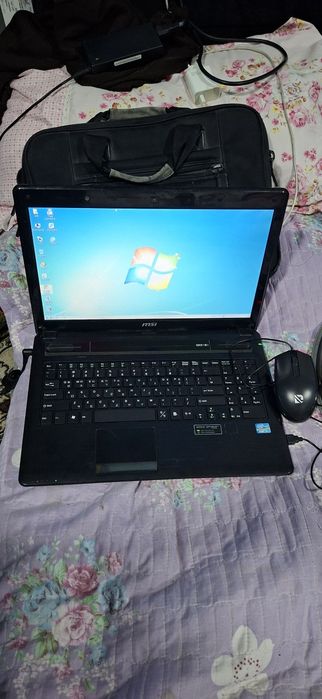 Notebok MSI xolati yaxshi batareykasi charchagan qogani joyida