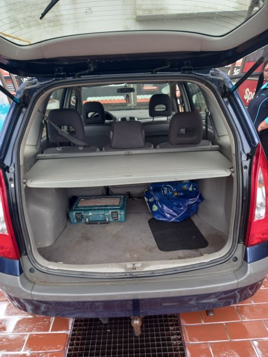 Vând Mazda Premacy
