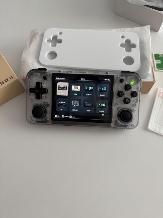 Consola portabila RG35XX H noua