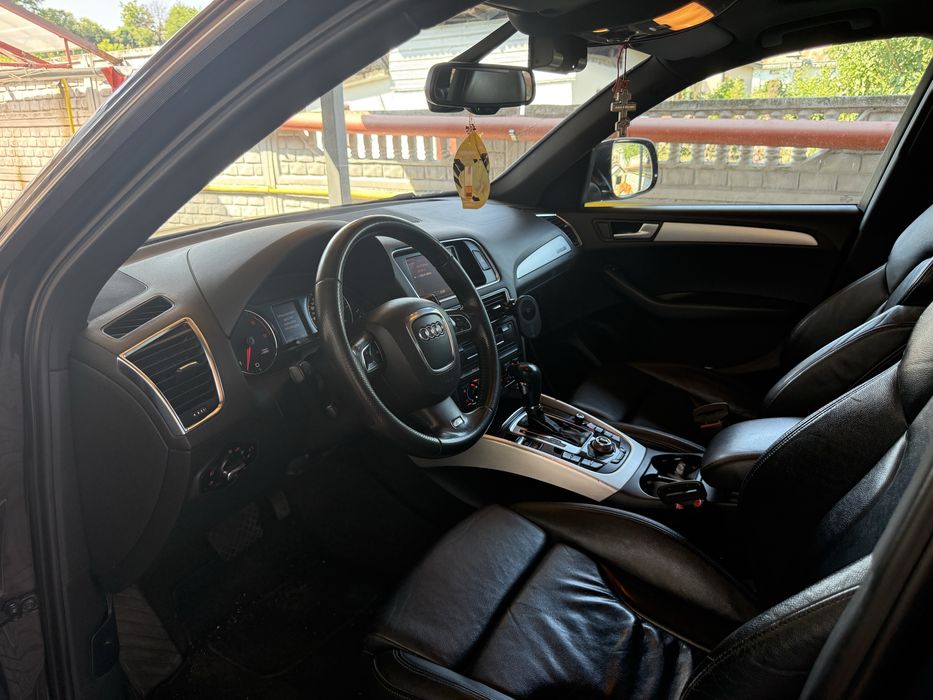 Audi q5 s line .3.0D 239cp