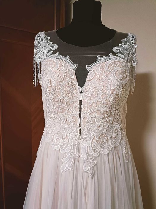 Vând rochie de mireasă nefolosită - salon Bianca