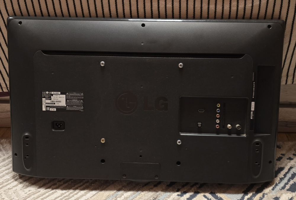 Телевизор сотилади,  холати яхши,  аккуратный ишлатилган. Уста курмага