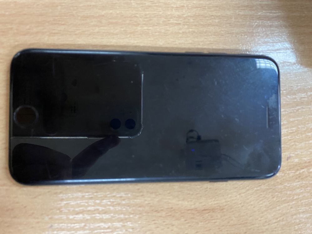 Айфон se2 (2020)