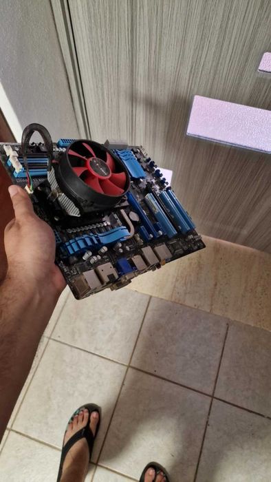 placa de baza ASUS si Procesor  AMD A8-3870 placa video integrata
