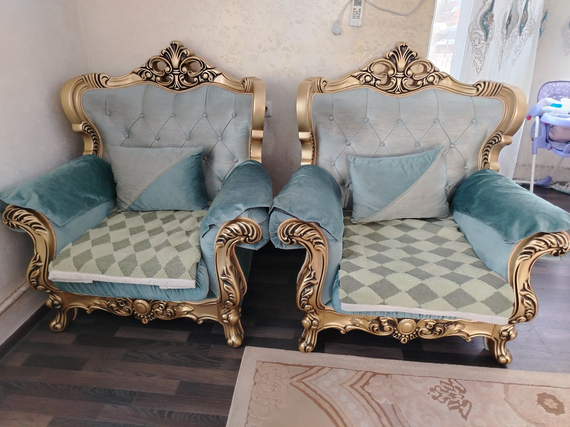 Продам диван и 2 кресла