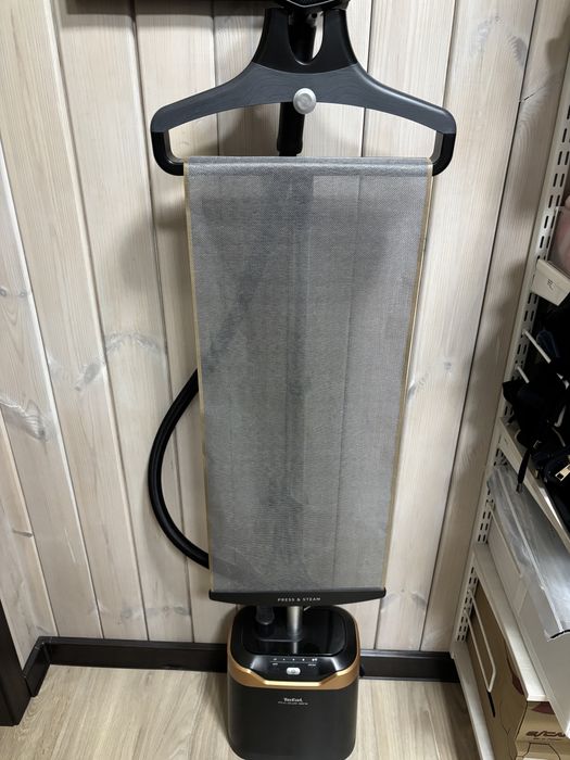 Отпариватель Tefal IT8480E0 черный