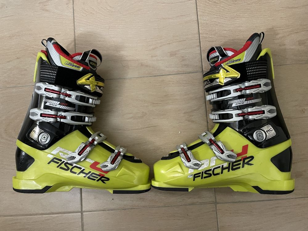 Продавам ски обувки Fischer RC4 race 120
