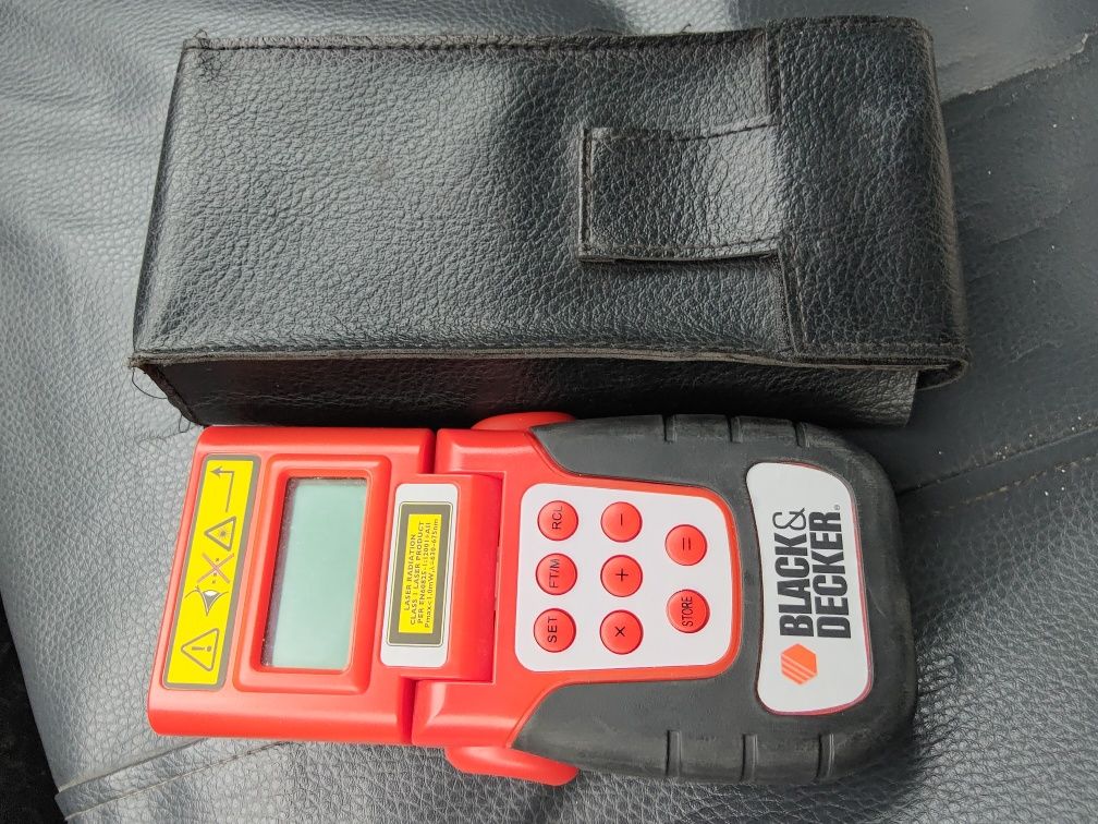 Telemetru Black&Decker